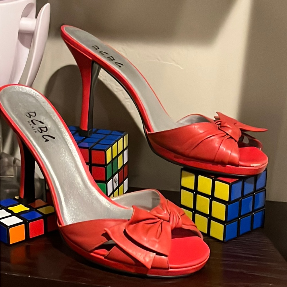 BCBG Paris spunky red leather high heels with half bow/knot size 7.5